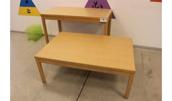2 div houten tafels, afm plm 120x60cm en 120x80cm